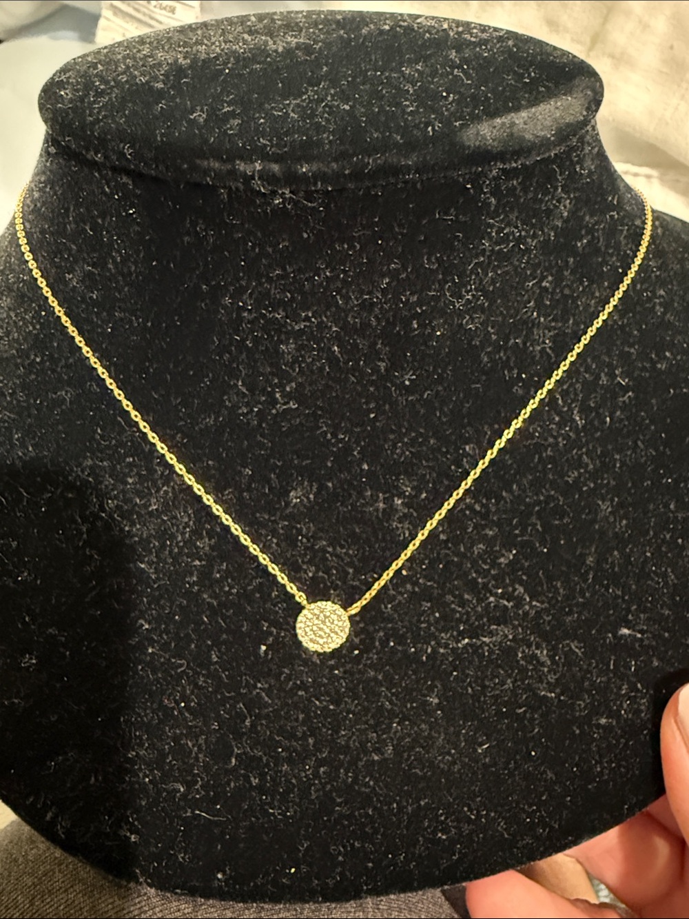 Disc necklace with crystals